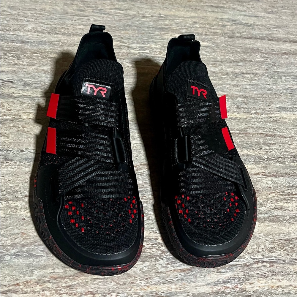 NWOB TYR DROPZERO TRAINER STABILITY STRAP Unisex Barefoot Black & Red Sneakers